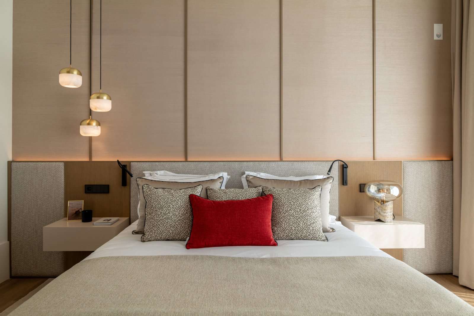 BEDROOM 2-2